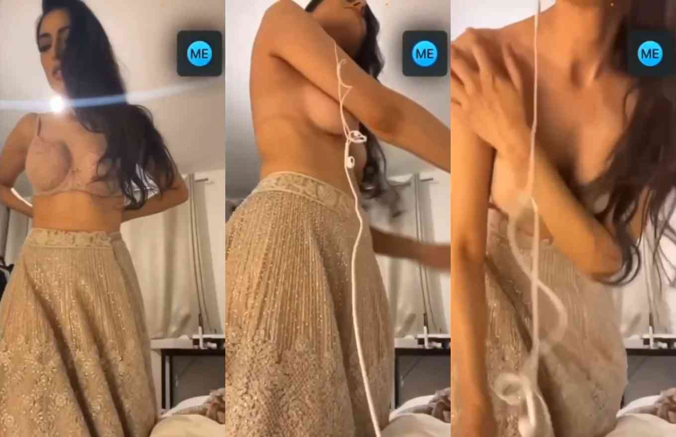 Sexy Slim Girl Showing Her Boobs XNXX Video